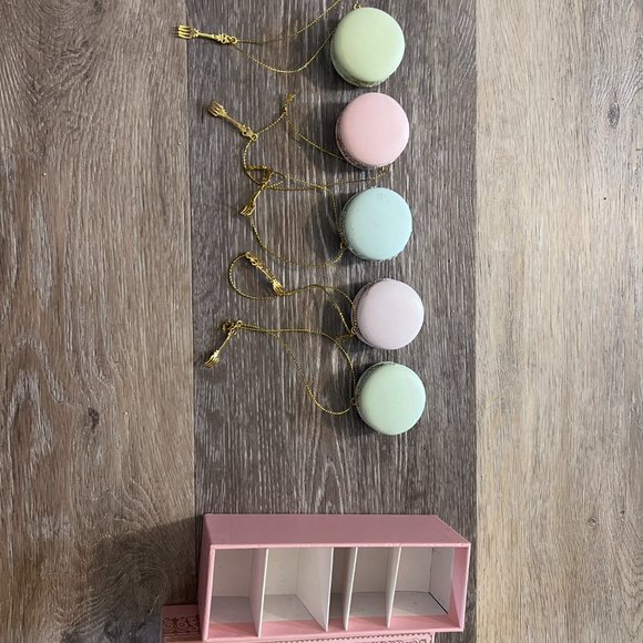 Gerson Resin Macaroon set of 5 ornaments NEW 18inch height - Picture 3 of 5
